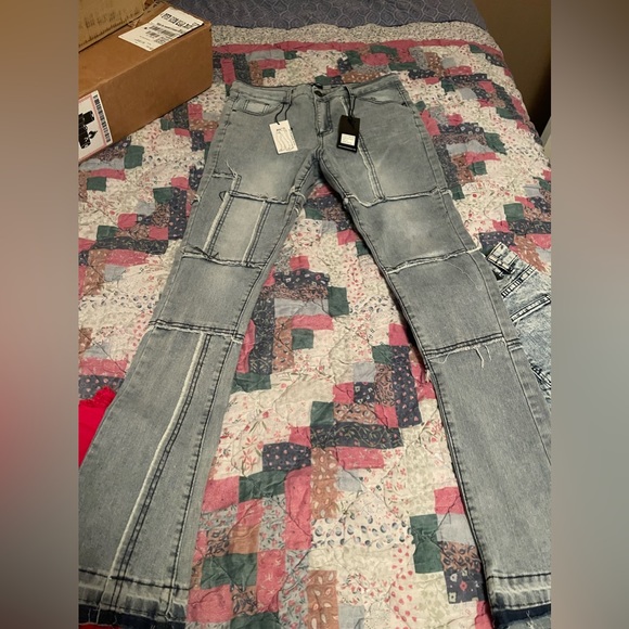 New - Picture 1 of 2